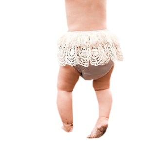 2017 Cute Baby Girls Infants Princess Kids Lace Ruffled PP Shorts Bloomers Diaper Cover Pants Summer Toddler PP Pants Diapers